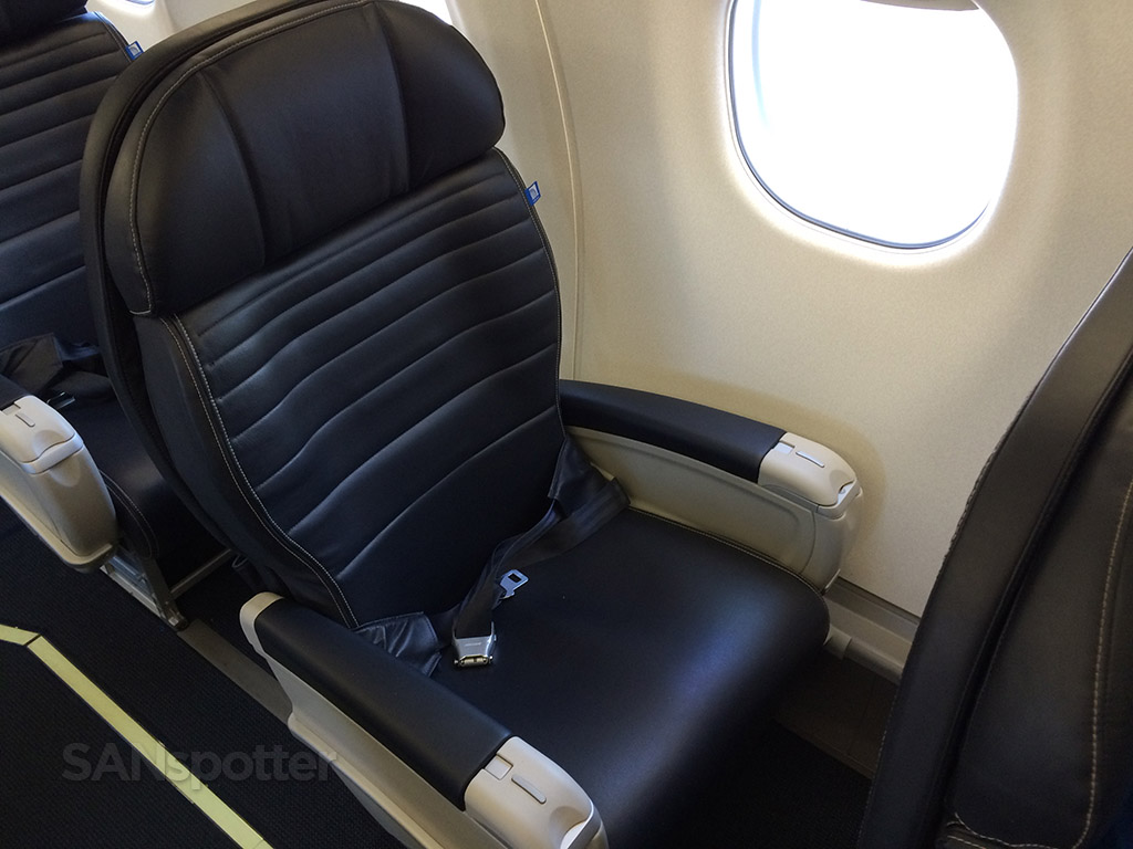 foto dell'aeromobile Embraer ERJ 175